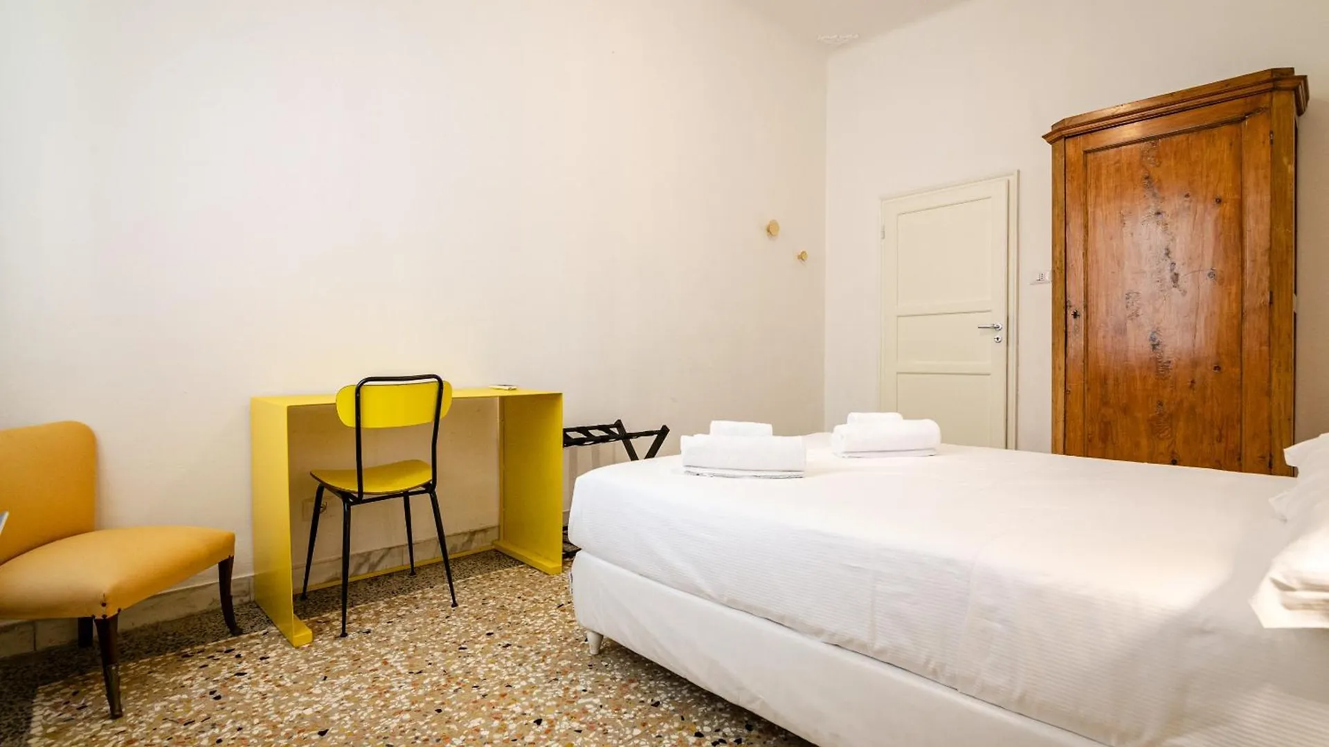 Testoni Home Μπολόνια 0*,